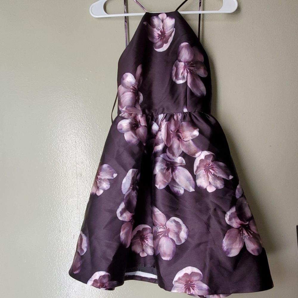 Lulu's botanical bliss backless dress - Picture 3 of 8